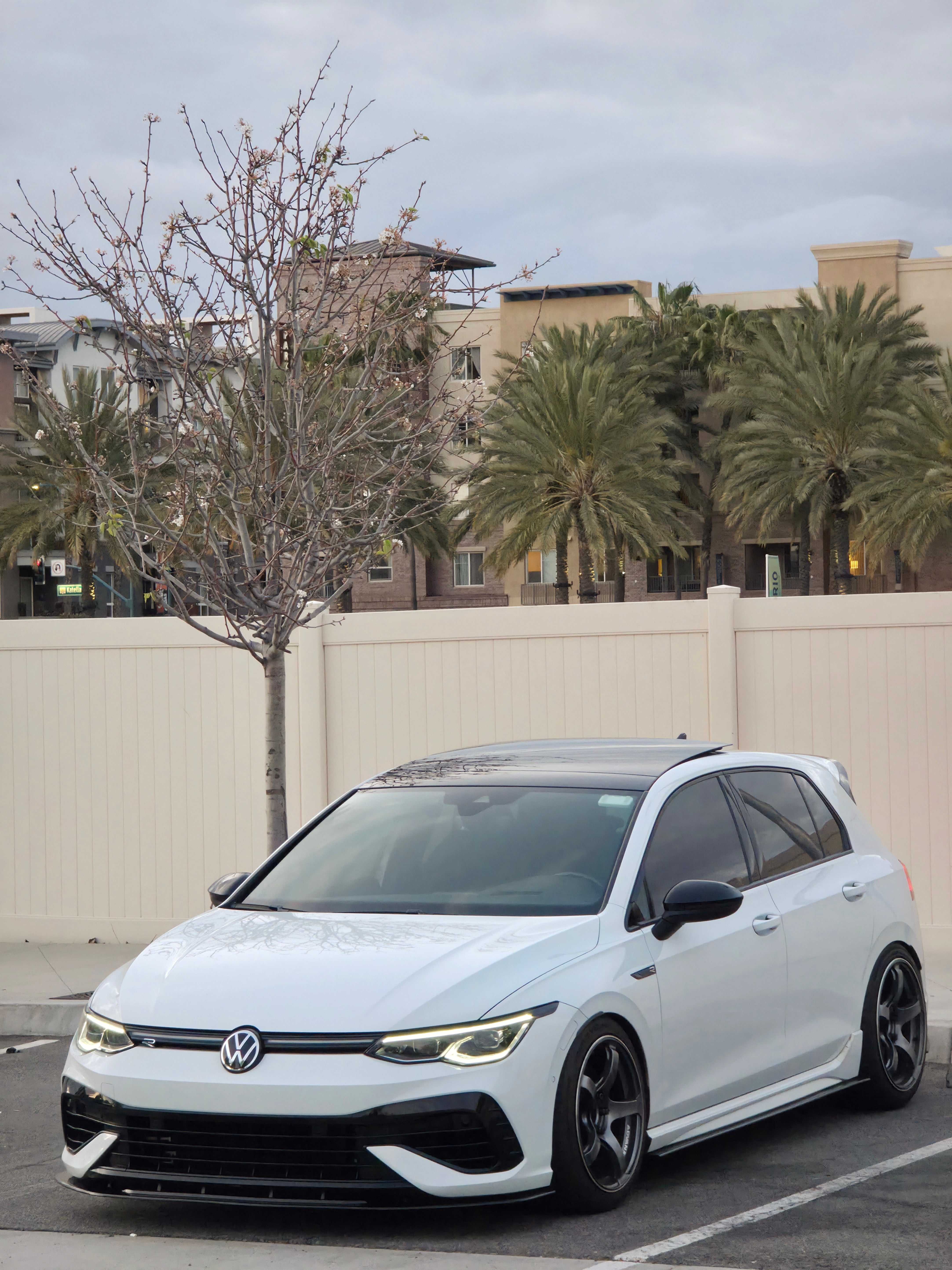 Front Splitter - Volkswagen Golf R MK8