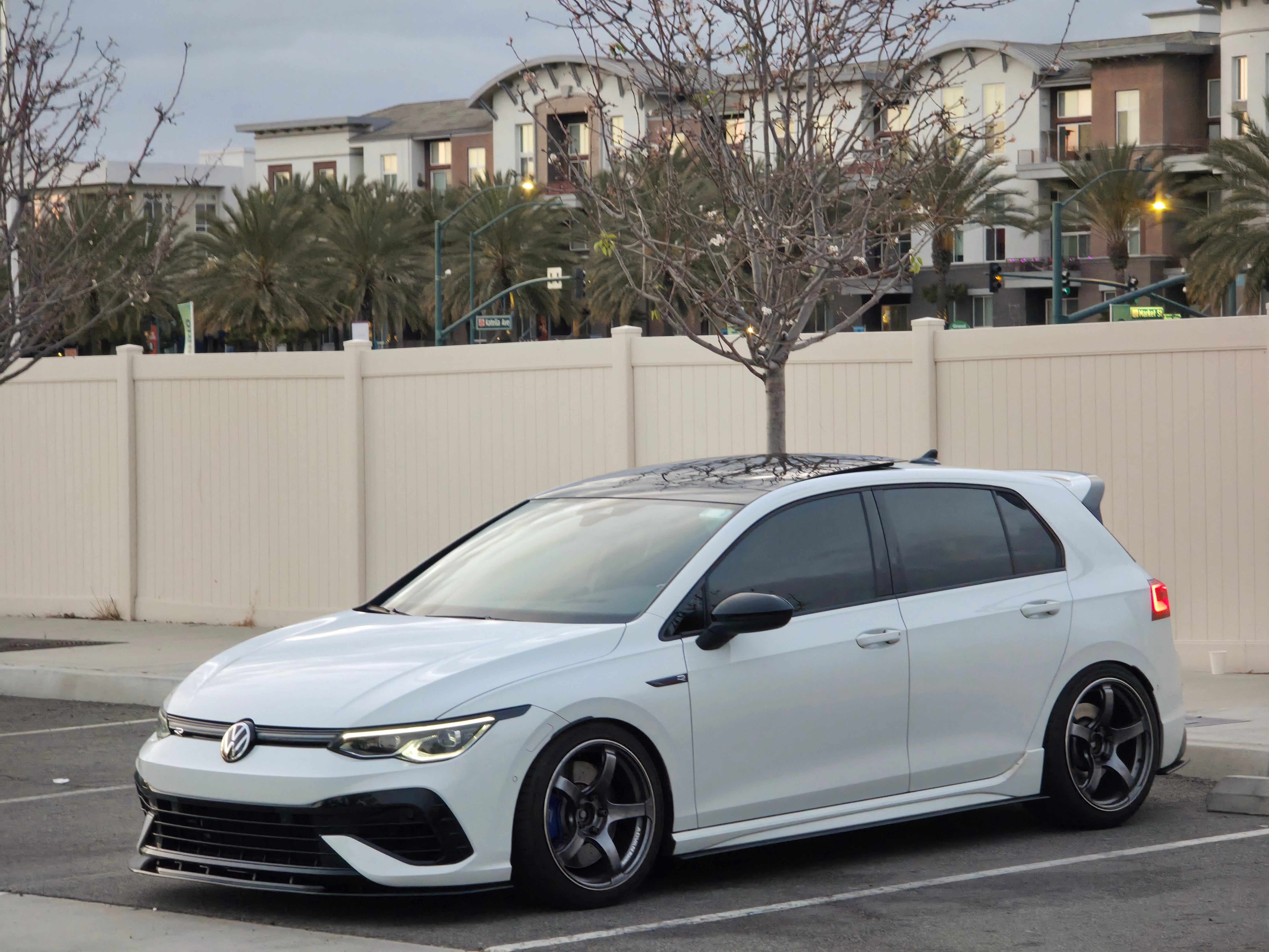 Front Splitter - Volkswagen Golf R MK8